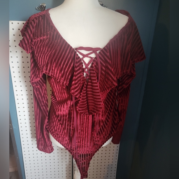 A. Calin by Flying Tomato size 1X burgundy ruffle bodysuit lace‎ up front - Picture 1 of 10